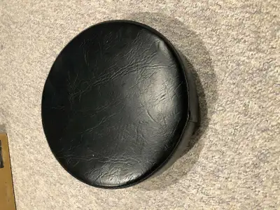 A real thick comfortable drum throne seat. Not sure of the brand name. Came from a Tama kit but ther...