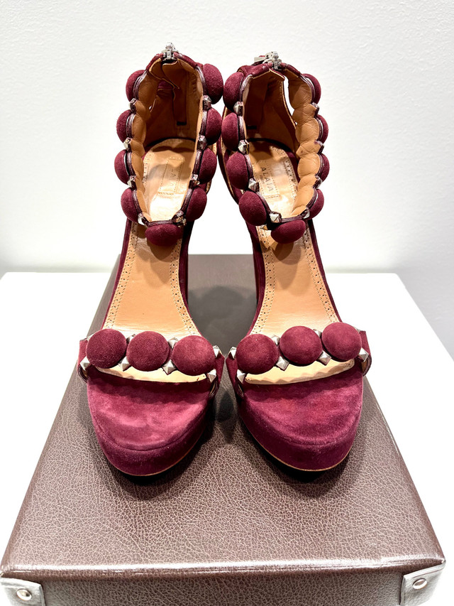 Alaia Suede Stiletto Heels Size 40 dans Femmes - Chaussures  à Ville de Montréal - Image 4
