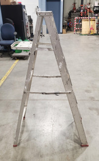 5 Foot Step Ladder - Aluminum
