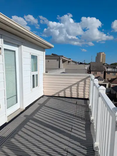 For Female 3rd flr room balcony/parking @York University Village