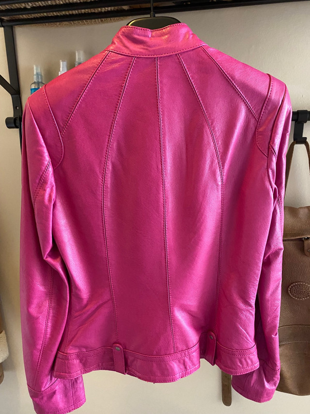 Danier leather jacket in Women's - Tops & Outerwear in Ottawa - Image 2