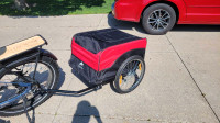 Cargo bike trailer with cover
