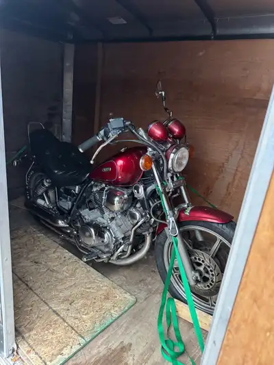 Selling a classic Yamaha XJ750 Maxim, a solid vintage bike with timeless style. This is a 750cc inli...