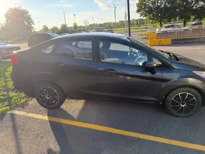 2011 Ford Fiesta – 157,714 km – $3,000 English: For sale: 2011 Ford Fiesta with 157,714 km. Runs and...