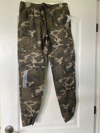 Brand new Old Navy Camouflage Pants, Size Small 