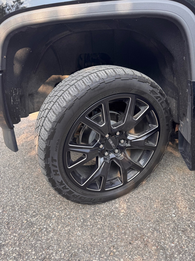 Wheelchair Accessible 2015 GMC Sierra Denali 6.2L V8 in Cars & Trucks in Barrie - Image 2