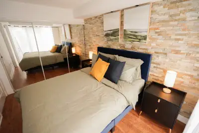 1 bedroom and 1 den. Steps away from Rogers Center, CN Tower, TIFF Bell Lightbox, Scotiabank Arena &...