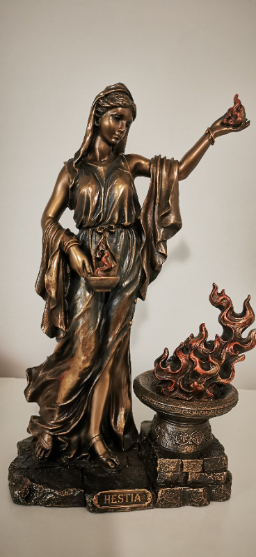 Ancient Greek Goddess Hestia in Arts & Collectibles in City of Toronto