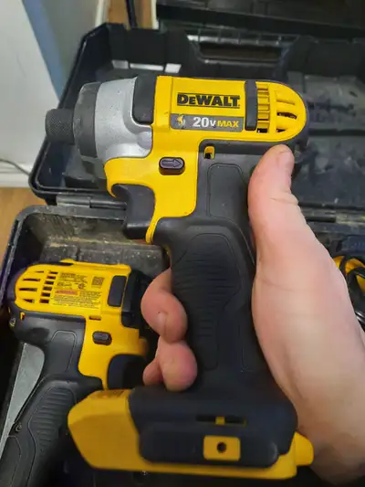 Drill dewalt avec batterie et chargeur, View more