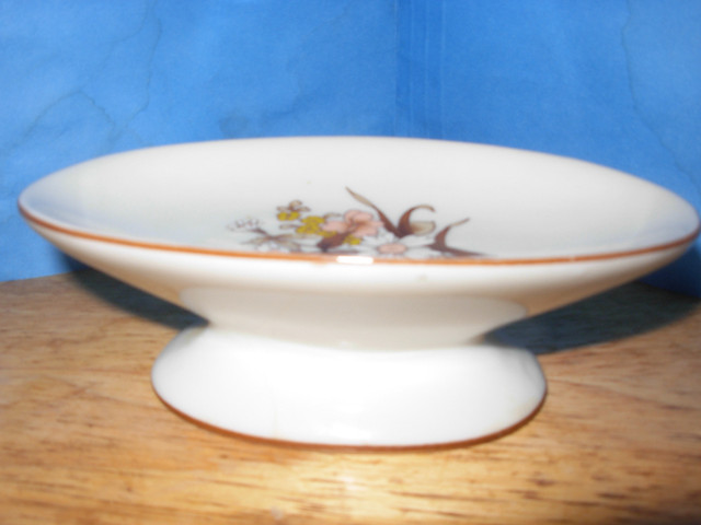 Candy dish made in Japan in Arts & Collectibles in Kitchener / Waterloo - Image 2