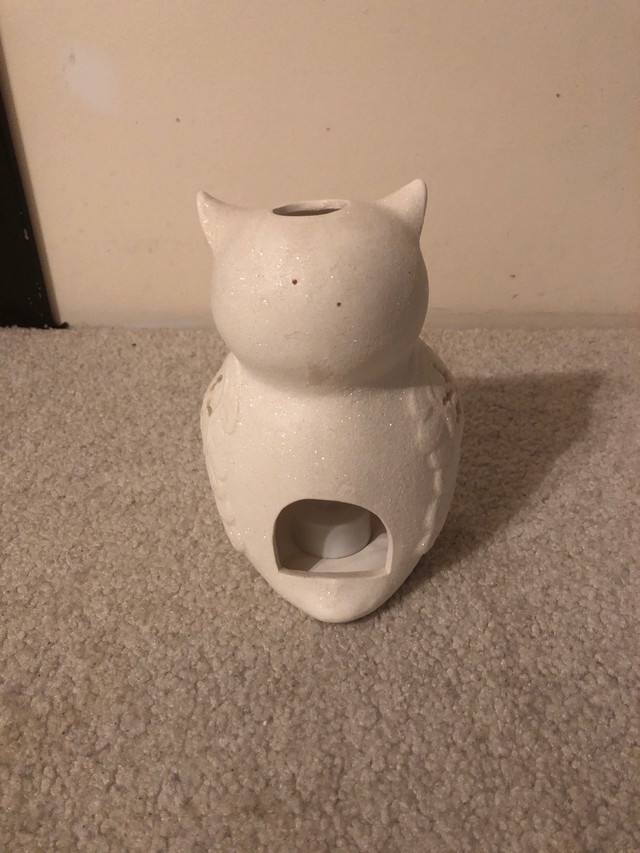 White Scentsy Owl  in Home Décor & Accents in Edmonton - Image 2