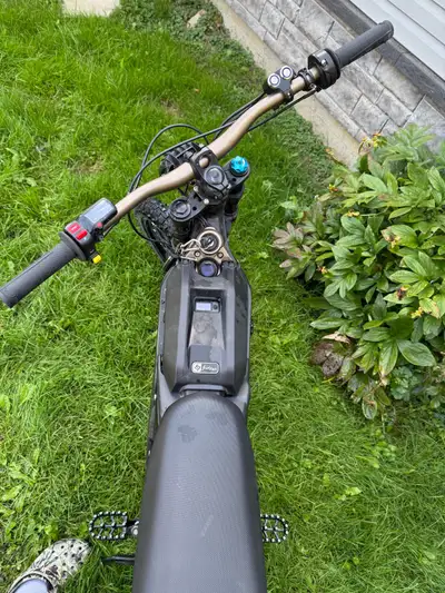 A vendre ou Trade !! vitesse max d environ 80 km/h avec une accélération instantanée super machine p...
