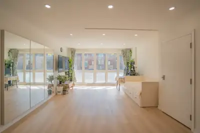 4 1/2 2 bedrooms 2 bathrooms July 1st Metro Monk 2,200.00$/month