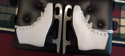 PTX Figure Skates (size 3), View more