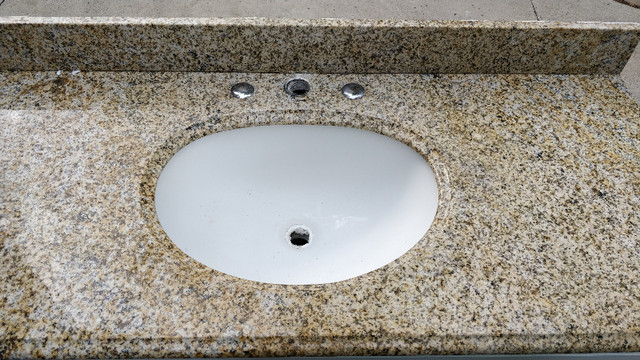 Used 49in x 22in granite vanity top + undermount sink, with base in Plumbing, Sinks, Toilets & Showers in Mississauga / Peel Region - Image 2