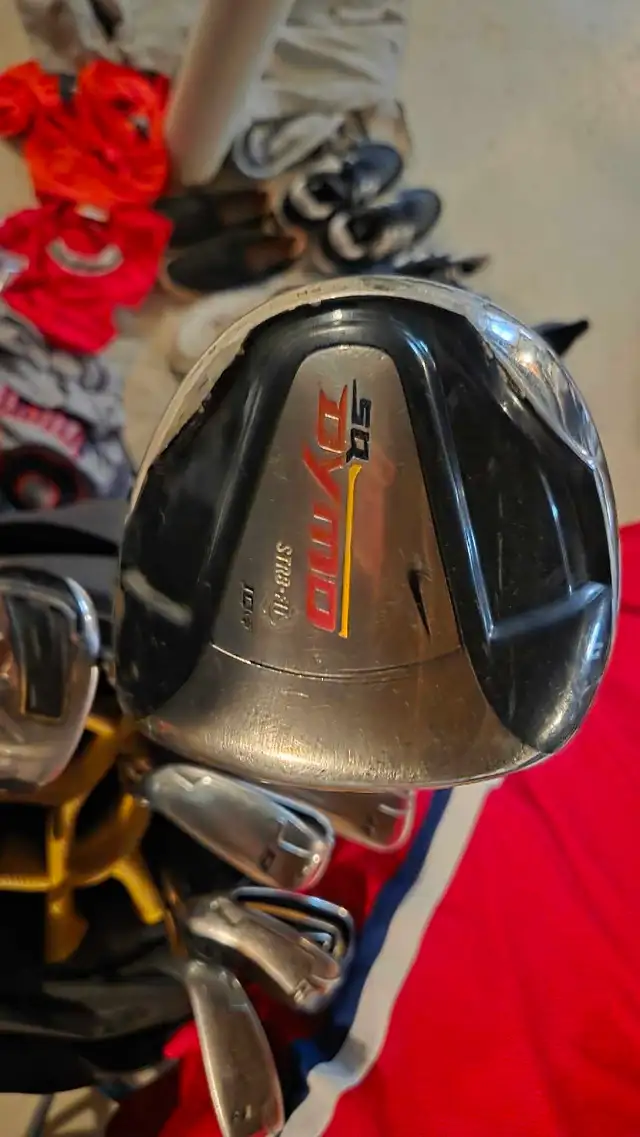 NIKE SQ Irons woods driver and putter with bag  in Golf in Ottawa - Image 3