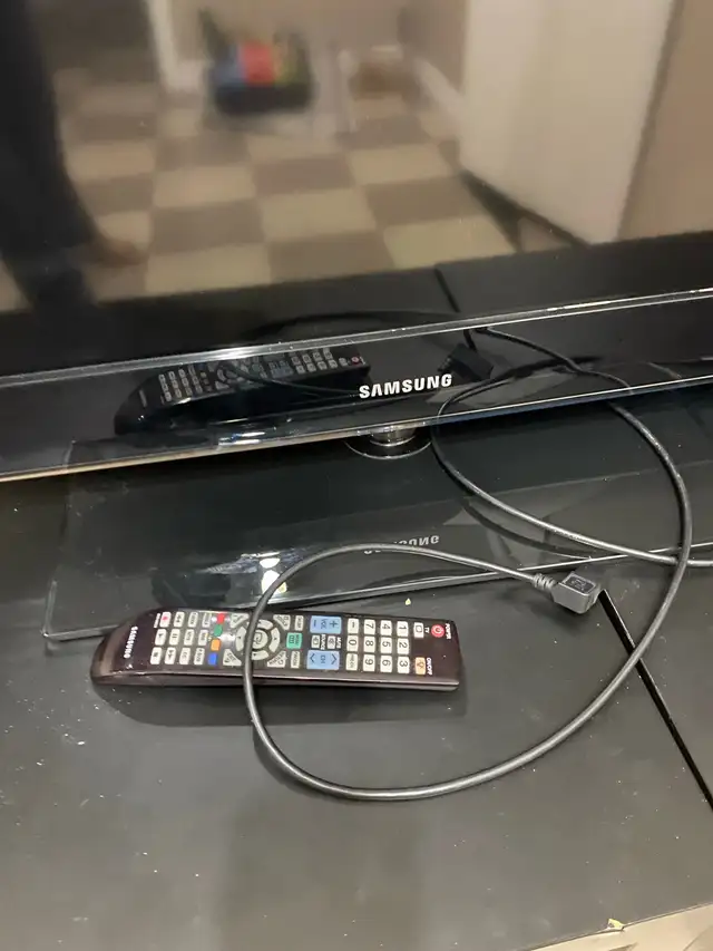 Samsung Tv 50” in TVs in Hamilton - Image 5