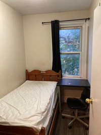139 Russell Ave room rentals...5 min walks to uOttawa