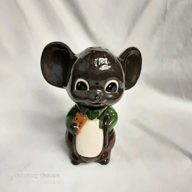 Mid century Porcelain Mouse Parmesan Cheese Shaker  in Arts & Collectibles in Calgary