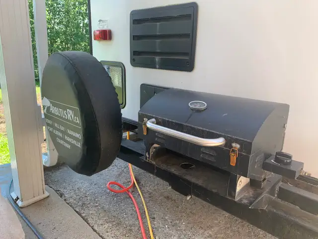 2019 Forest river vibe 268rks. in Travel Trailers & Campers in Fort St. John - Image 4