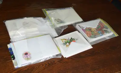 Lot of Approximately 60 greeting cards = lot de cartes de souhai, View more