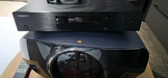 Sony 4K Projector With Screen And 4K HD Bluray in Video & TV Accessories in Medicine Hat - Image 7