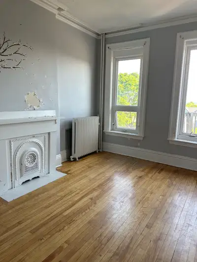 Two bedroom in prime uptown on Princess Street available now