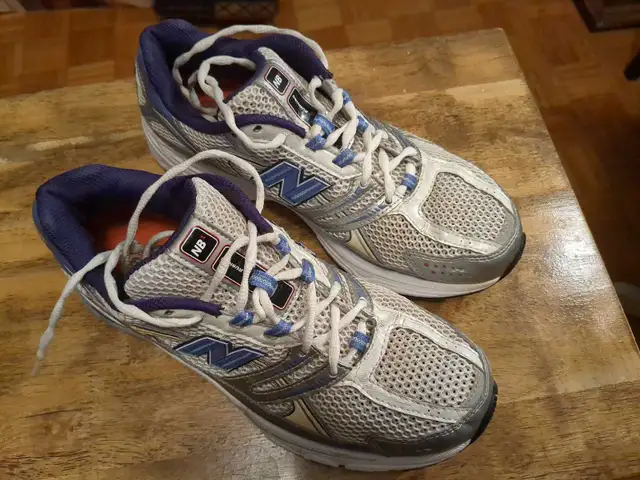 New Balance Womens 758 Running Shoes  - Size 9