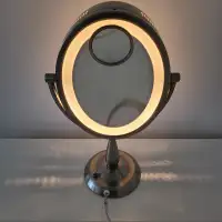Magnifying Vanity Mirror with Lights (H3Z)
