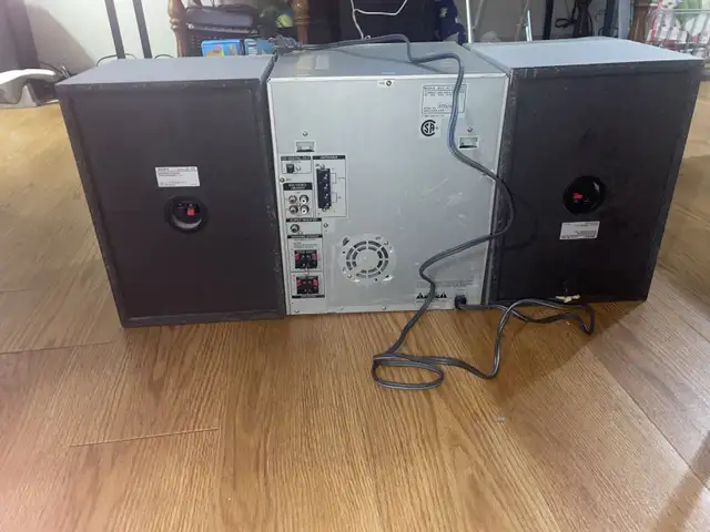 Sony Surround Sound Stereo System in Stereo Systems & Home Theatre in Markham / York Region - Image 3