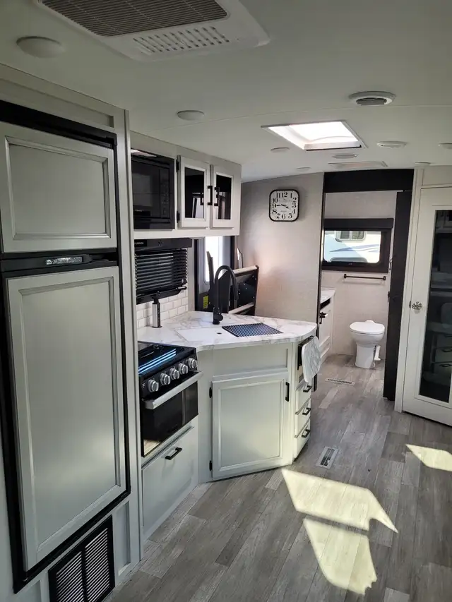 roulotte 27pieds in RVs & Motorhomes in Saguenay - Image 8