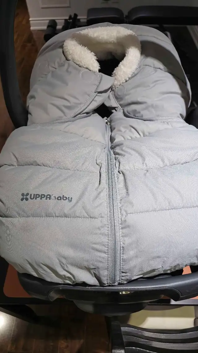 uppababy baby infant car seat mesa v2 in Strollers, Carriers & Car Seats in Mississauga / Peel Region - Image 8