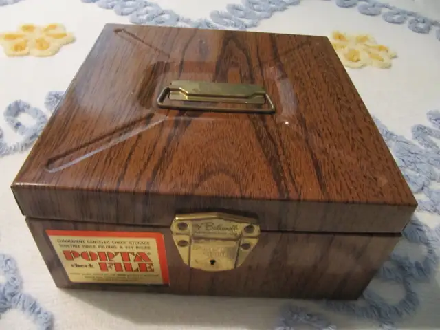 Ballonoff Home Products Porta Check File Metal Storage Cir 1960s in Arts & Collectibles in Mississauga / Peel Region - Image 2