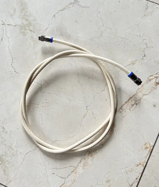 1.4 M Coaxial Cable +2 Connectors  in General Electronics in Mississauga / Peel Region - Image 2