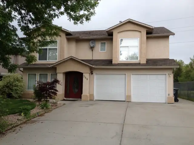 Ground level Legal suite start  Jan or Feb $1550