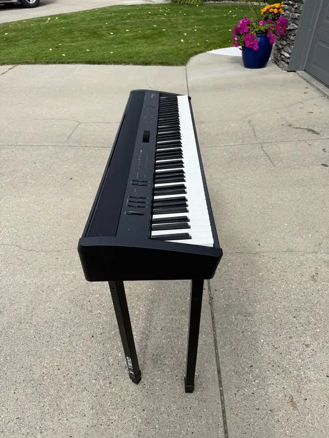 Roland FP-60X For Sale in Pianos & Keyboards in Calgary - Image 7