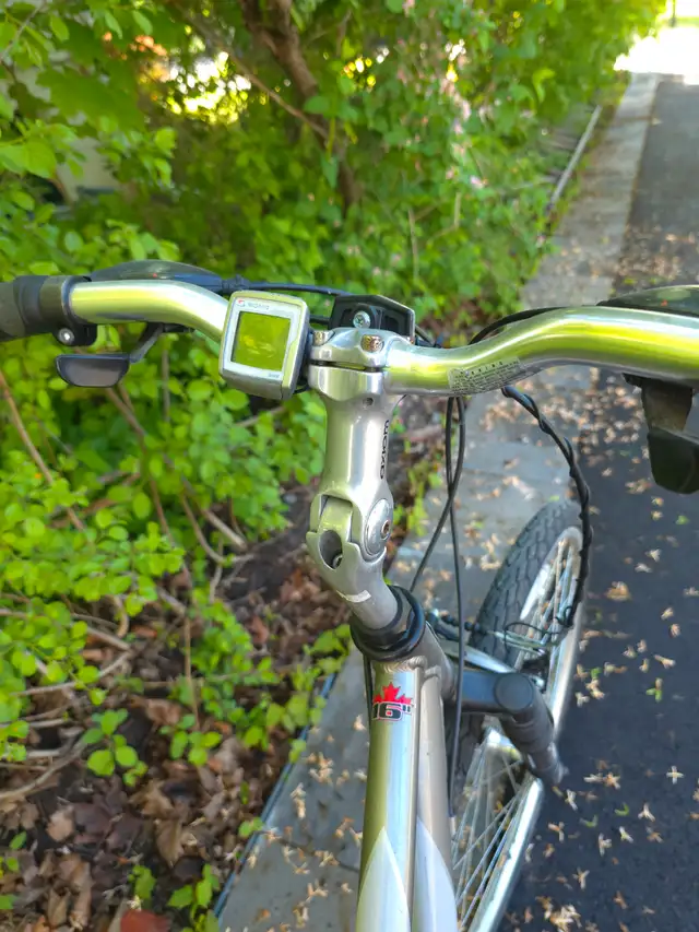 Two Norco Hybrid Bikes for Sale – Great Condition! in Cruiser, Commuter & Hybrid in City of Montréal - Image 5