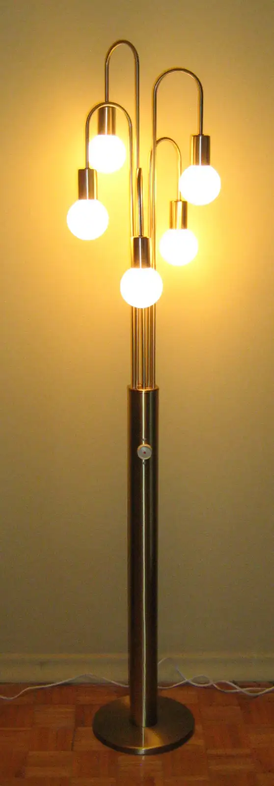 VTG. 5-Arm Waterfall Brushed Brass Floor Lamp att. to Sonneman in Indoor Lighting & Fans in City of Toronto - Image 11