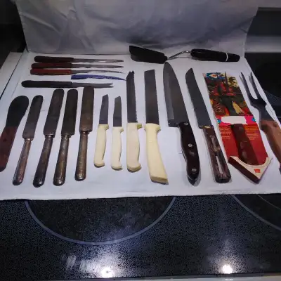 Set couteaux, spatules, 35$, stainless et argent excel qualité, View more