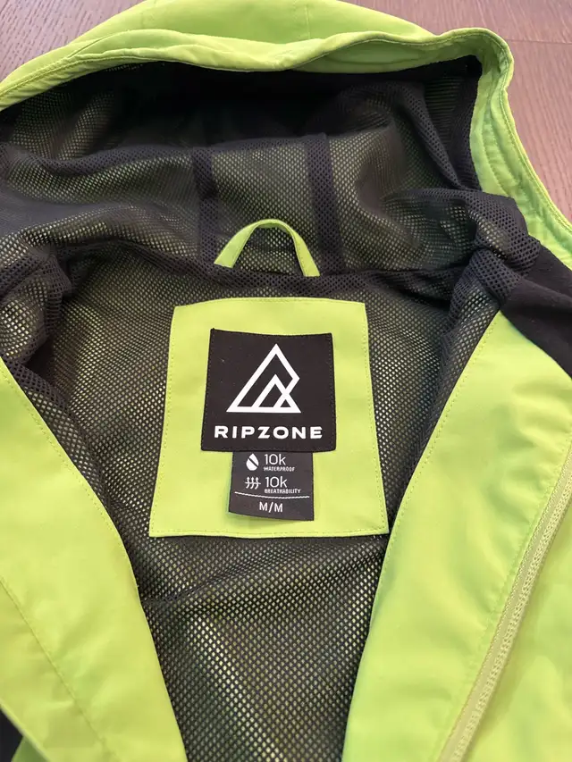 Youth size M Ripzone waterproof Rain Coat in Kids & Youth in St. Albert - Image 3