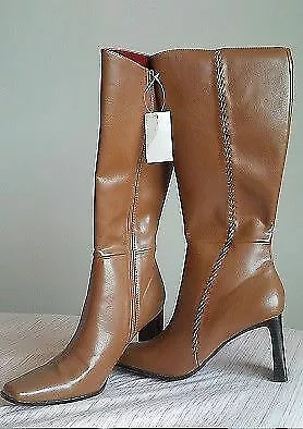 Brand new - Women long leather fall and winter boots in Women's - Shoes in City of Toronto - Image 4