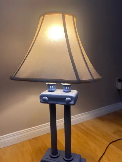 Lamp/vintage wooden lamp, Voir plus