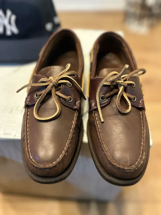 Sebago Docksides - Brown Gum Men’s size 9 in Men's in Oakville / Halton Region - Image 2