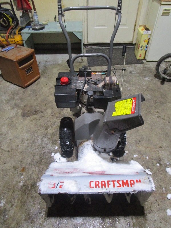 SNOW BLOWER 24 inch 8hp electric start Snowblowers Hamilton Kijiji