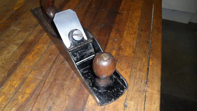 VINTAGE WADSWORTH  TOOL CO. - ALLEMAGNE NO. 5 JACK PLANE in Arts & Collectibles in Barrie - Image 10