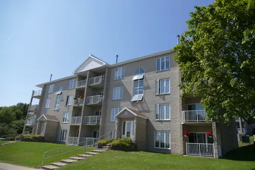 Disponible 1 juillet 2026, Charlesbourg / Montagnes des Roches, 1295 rue de la Montagnes des Roches,...