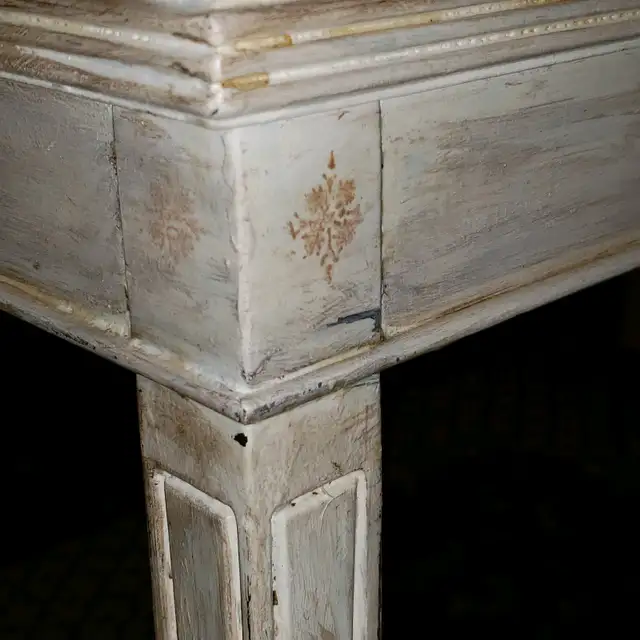 MCM Vintage Coffee Table- Leather top, Solid in Coffee Tables in Calgary - Image 7