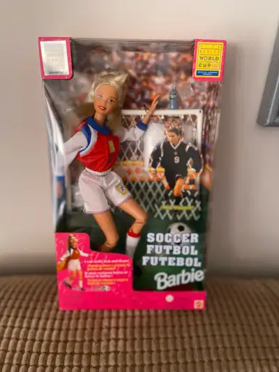 Brand new in original box. Barbie USA World Cup 1998 #. 20151 Mia HAMM Goalie Uniform . Smoke & Pet...