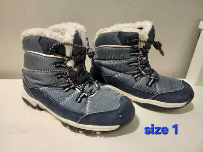 Kids winter boots (size 1), View more