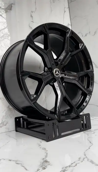 4 mags pour Mercedes 21 pouces staggered neufs dans leurs boîtes. ⏰ Réponse rapide Livraison / Expéd...